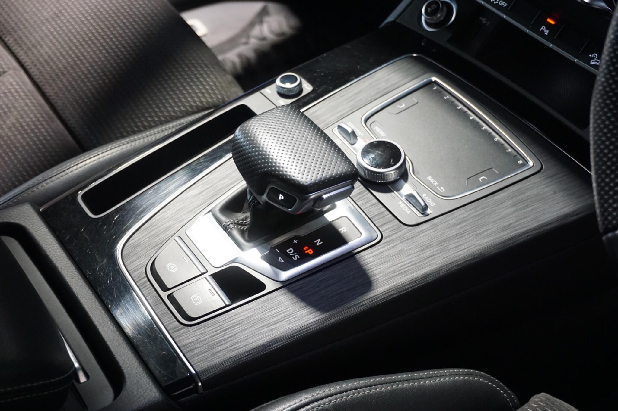 Audi Q5 2.0 TDI 40 Black Edition SUV 5dr Diesel S Tronic quattro Euro 6 (s/s) (190 ps)